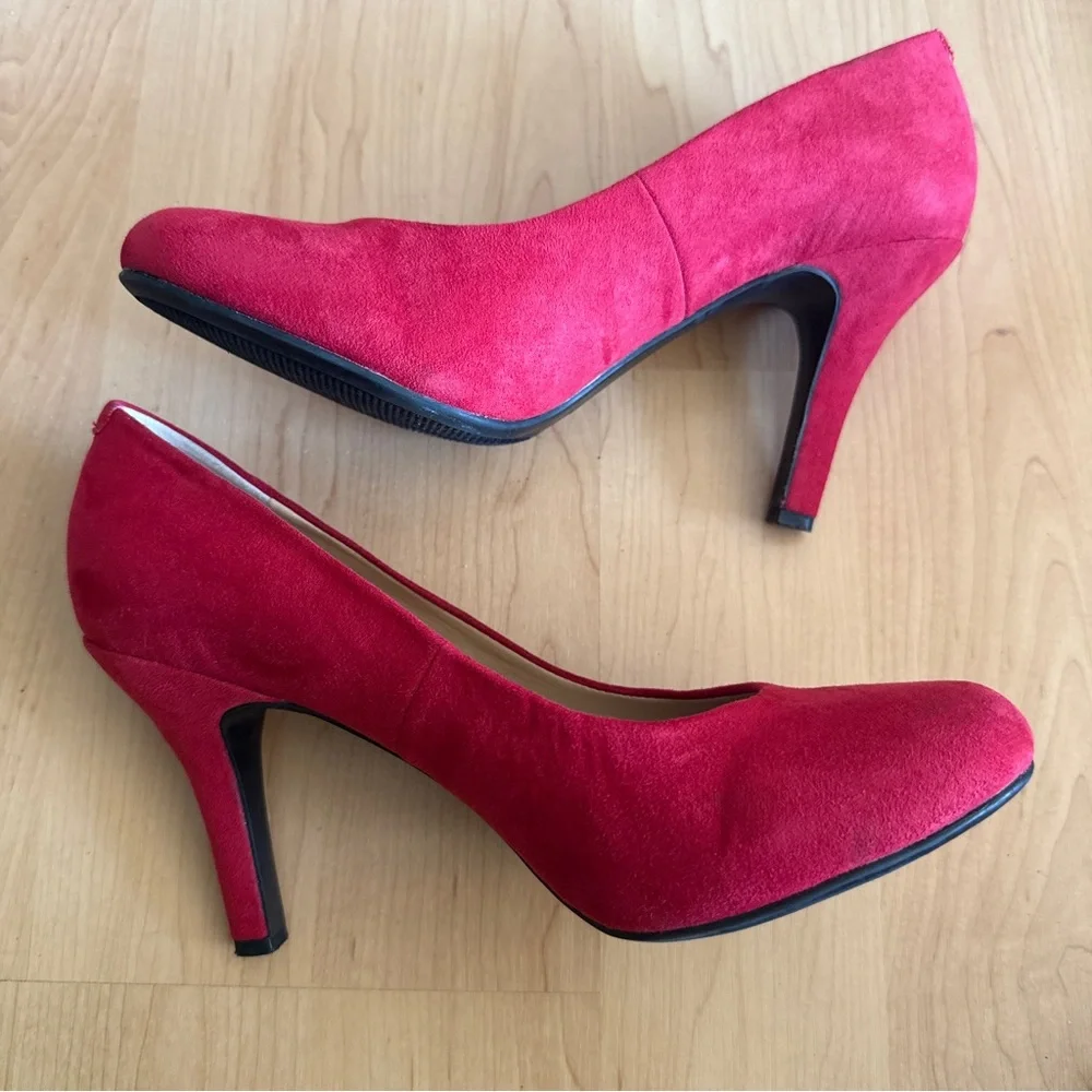 Kelly & Katie Isabel Women’s Red Faux Suede Round-Toe Pumps Heels, Size 8.5